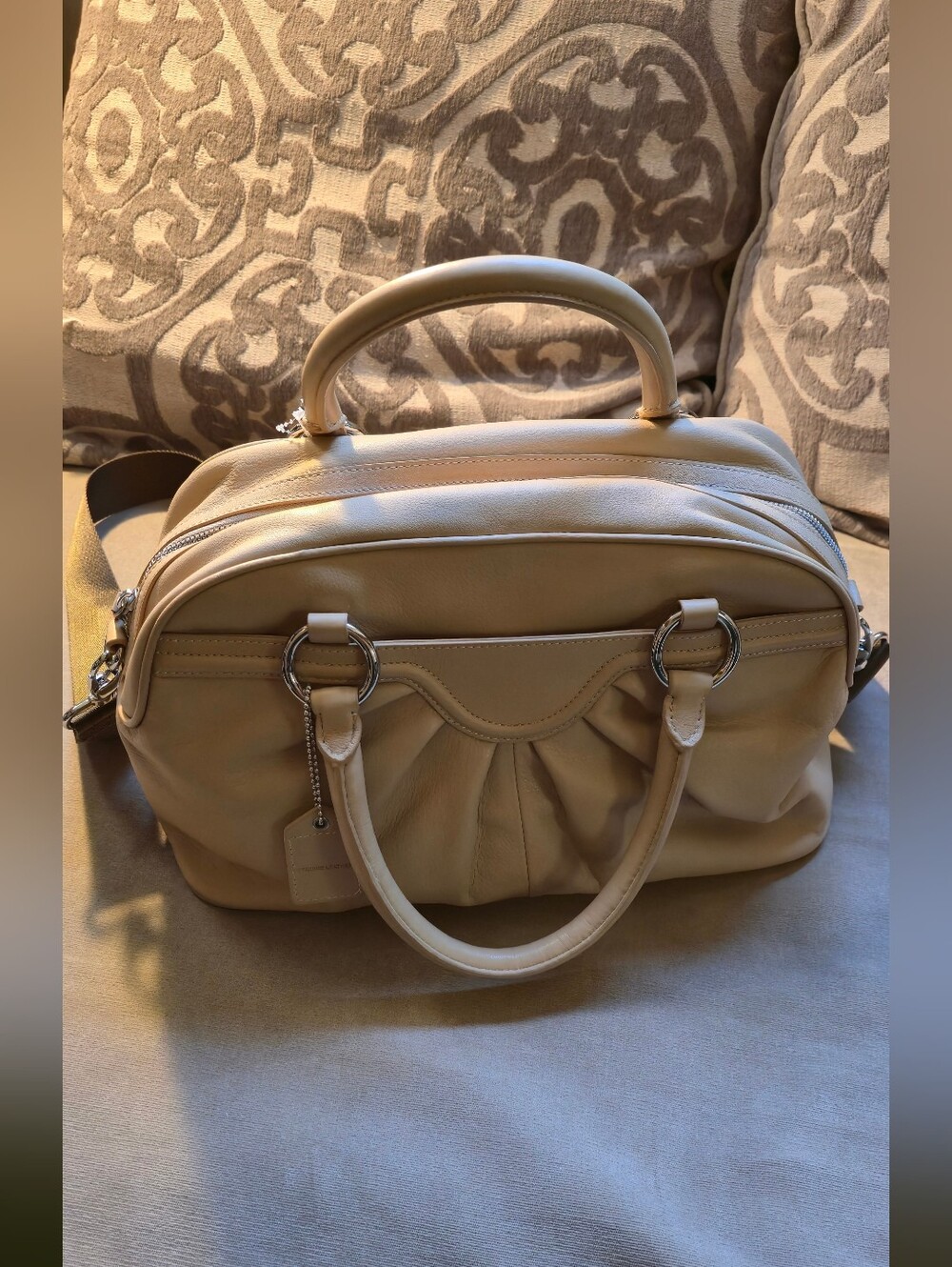 Raebanco Classic Beige Leather Satchel Handbag